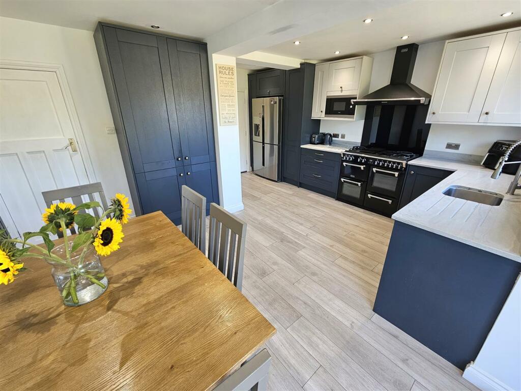 Additional property image - Henley Crescent, Solihull