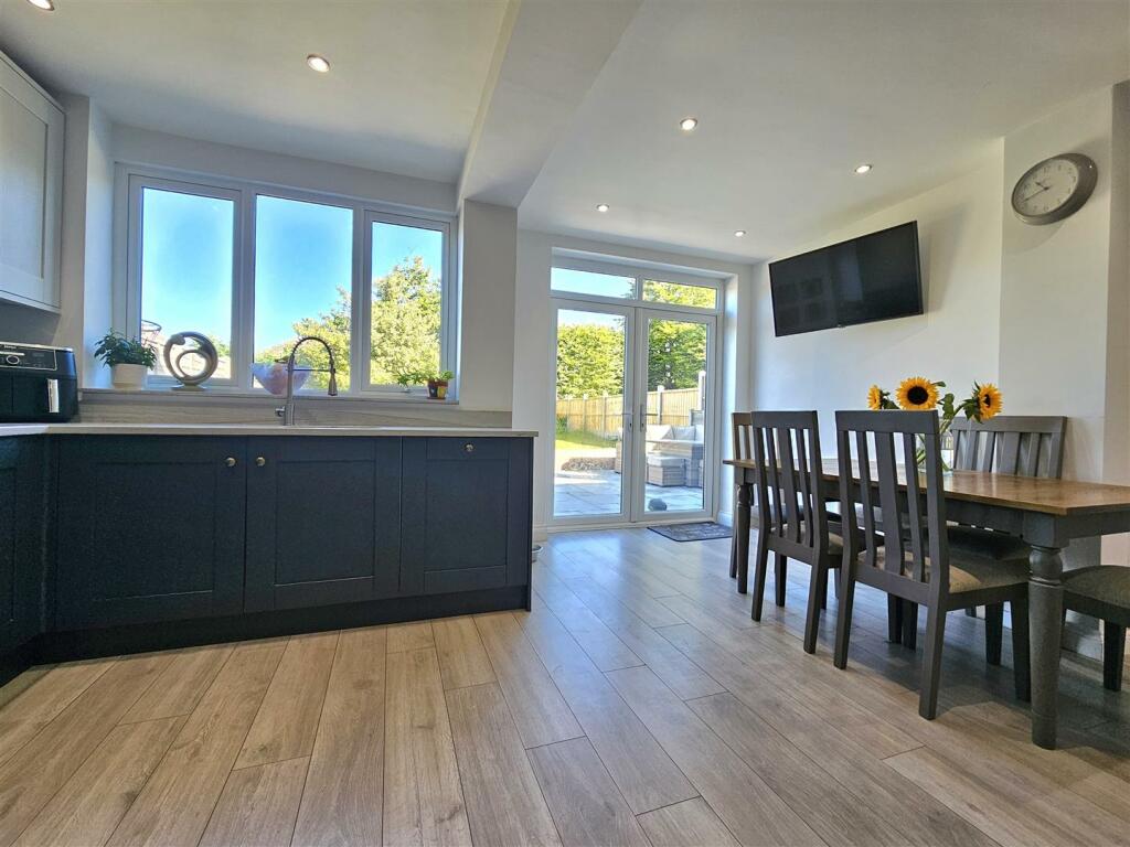 Additional property image - Henley Crescent, Solihull