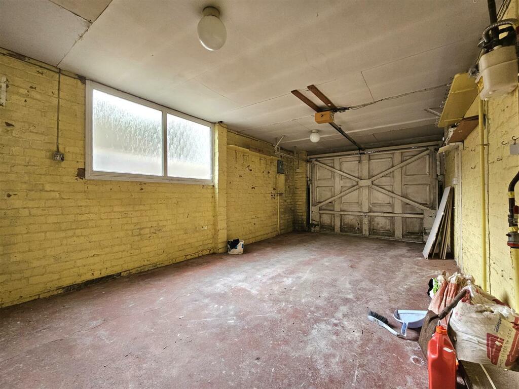 Additional property image - Cambridge Avenue, Solihull