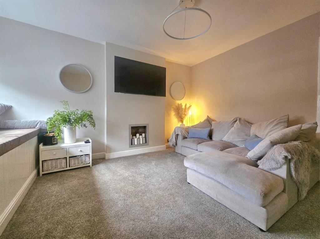 Property image - Lugtrout Lane, Catherine-De-Barnes, Solihull