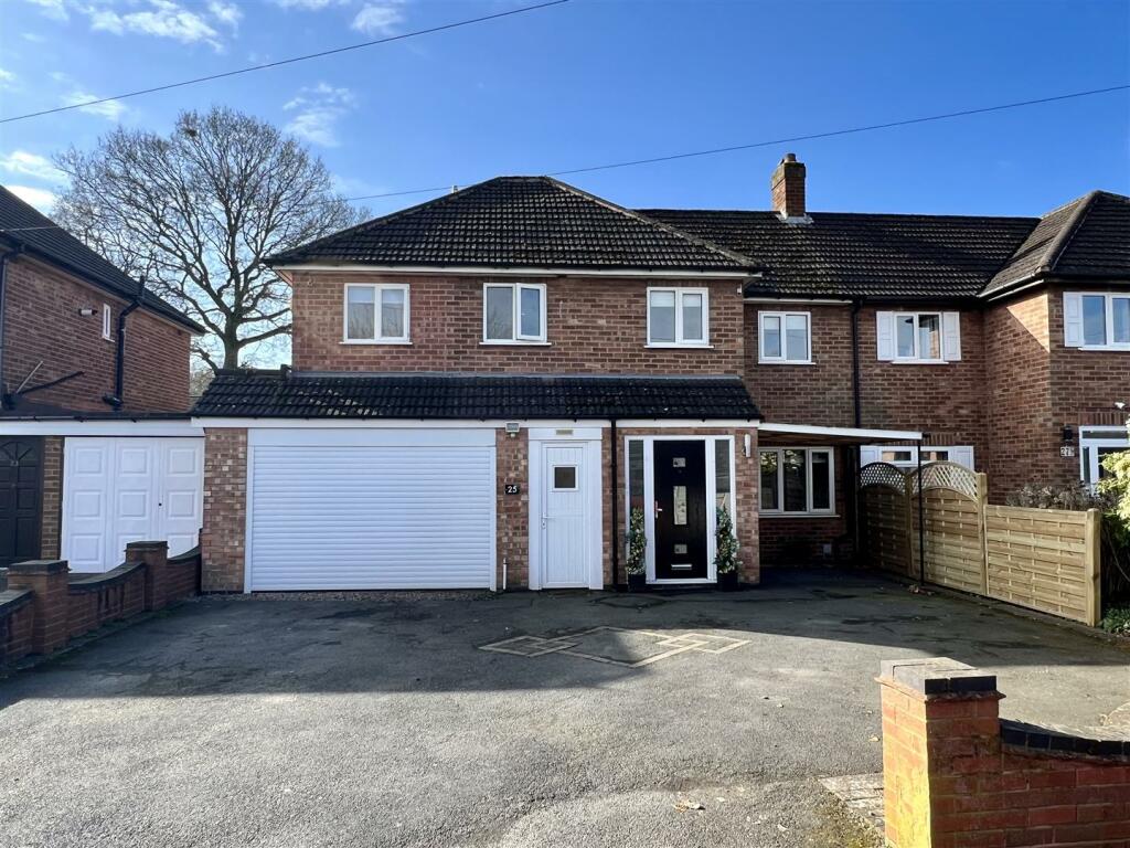 4 bedroom semidetached house for sale in Loxley Avenue, Shirley