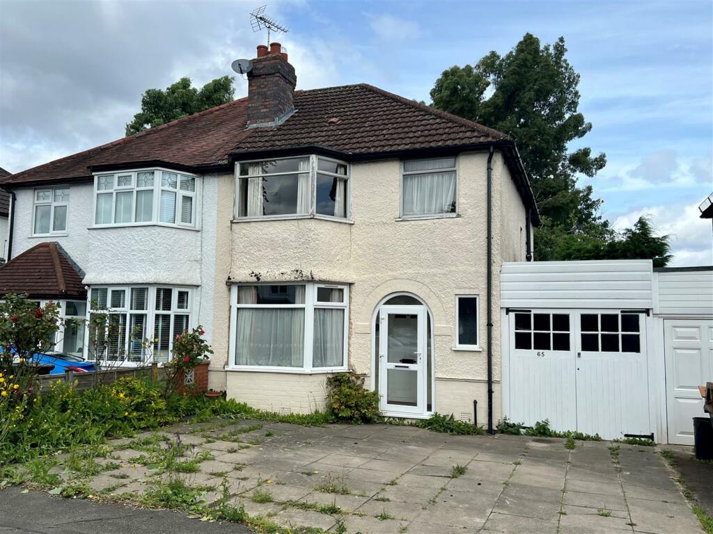 3 bedroom semidetached house for sale in Stanway Road, Shirley
