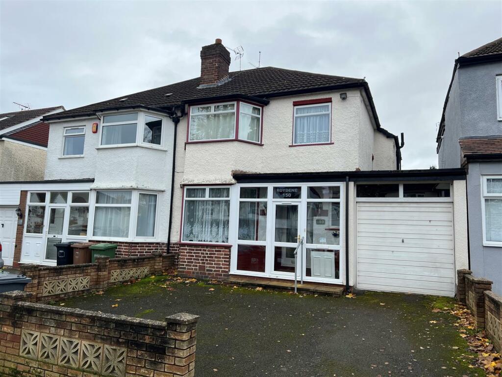 3 bedroom semidetached house for sale in Cropthorne Road, Shirley