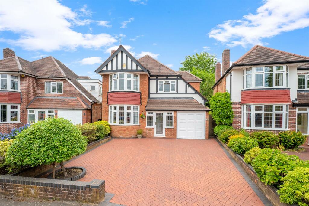 4 bedroom detached house for sale in Falstaff Road, Shirley, Solihull, B90