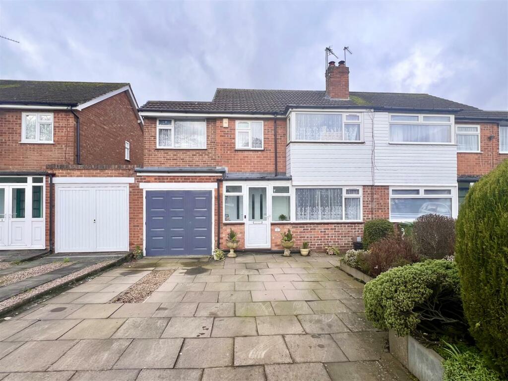 4 bedroom semidetached house for sale in Blackford Road, Shirley