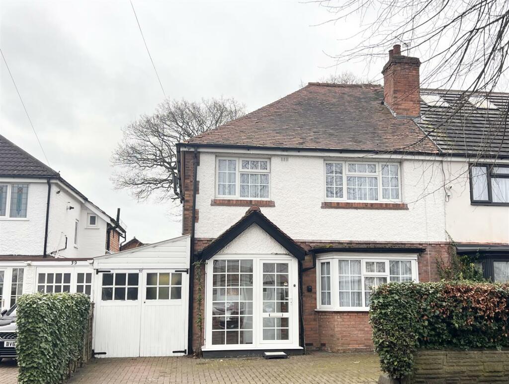 3 bedroom semidetached house for sale in Gresham Road, Hall Green