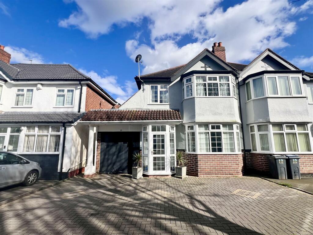 3 bedroom semidetached house for sale in Bushmore Road, Hall Green