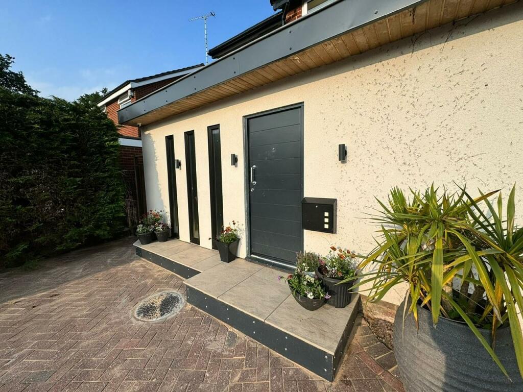 Additional property image - Longleat Drive, Cheswick Green, Solihull