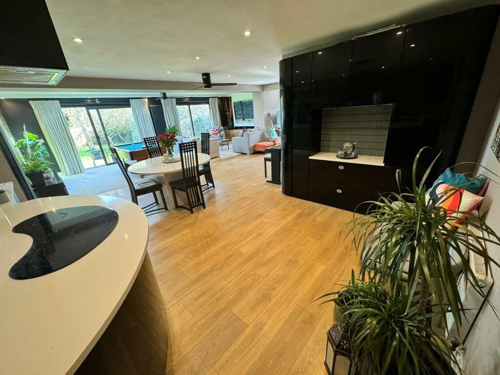Additional property image - Longleat Drive, Cheswick Green, Solihull