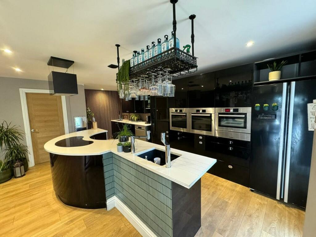 Additional property image - Longleat Drive, Cheswick Green, Solihull