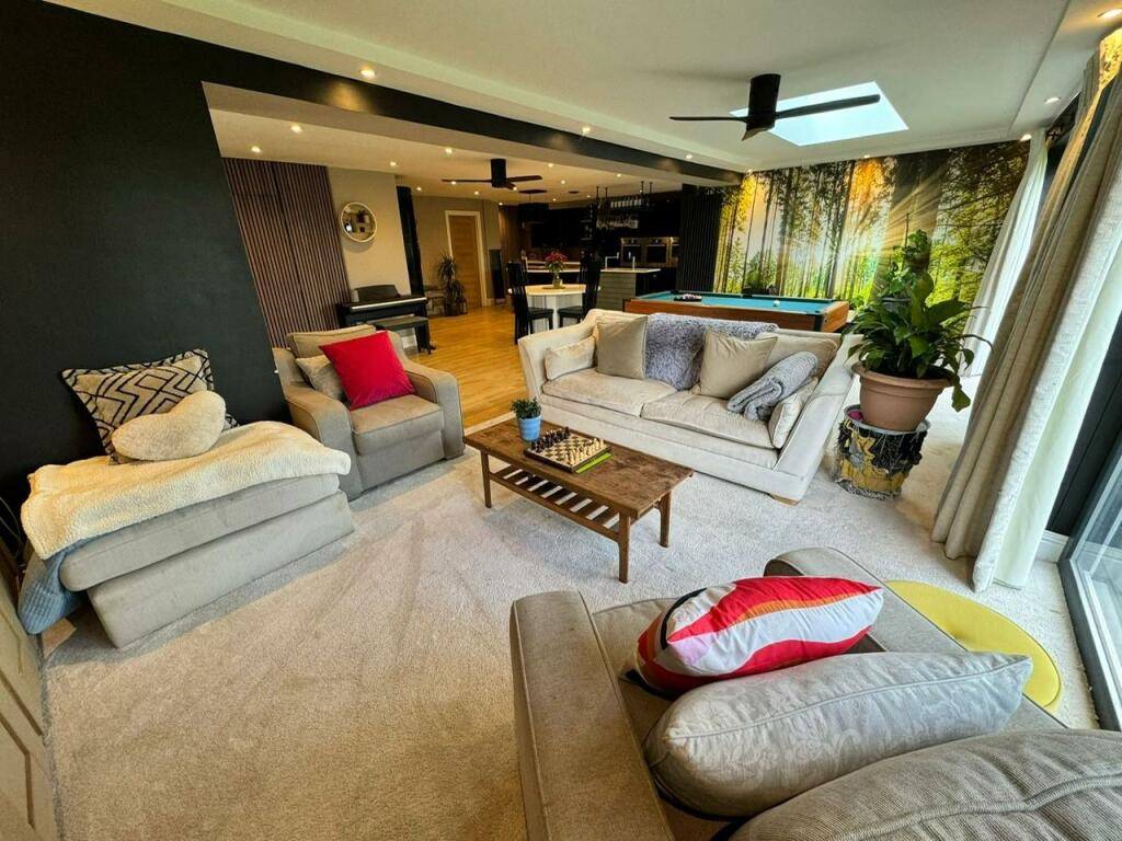 Additional property image - Longleat Drive, Cheswick Green, Solihull