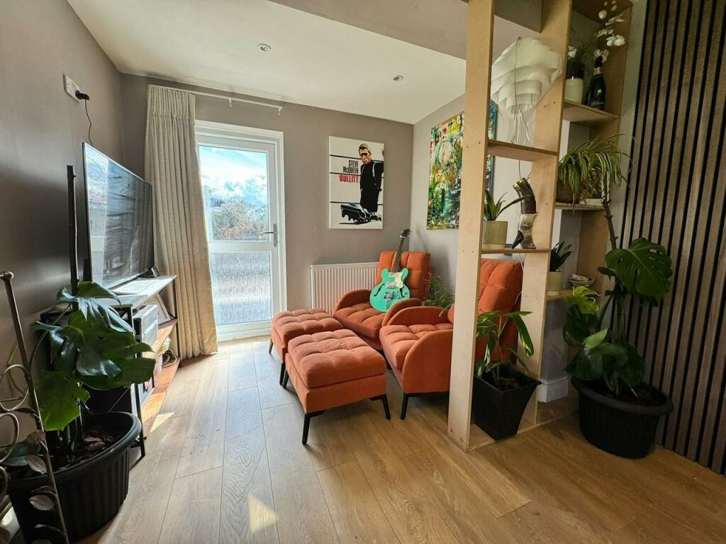 Additional property image - Longleat Drive, Cheswick Green, Solihull