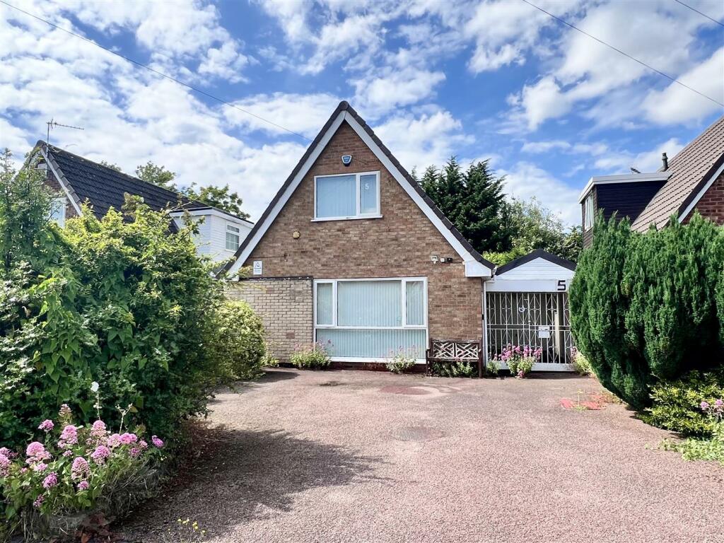 2 bedroom bungalow for sale in Close, Shirley, Solihull, B90