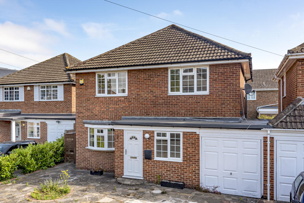 4 bedroom house for rent in St Johns Road, Petts wood, BR5
