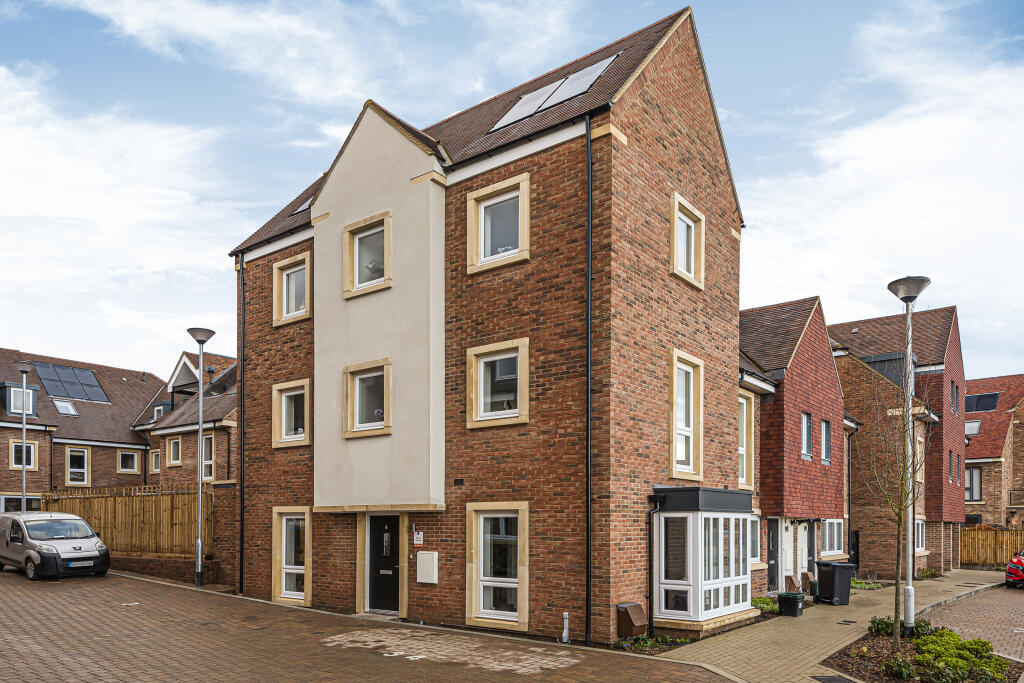 Main image of property: Cottonwoods Close, Orpington, BR6