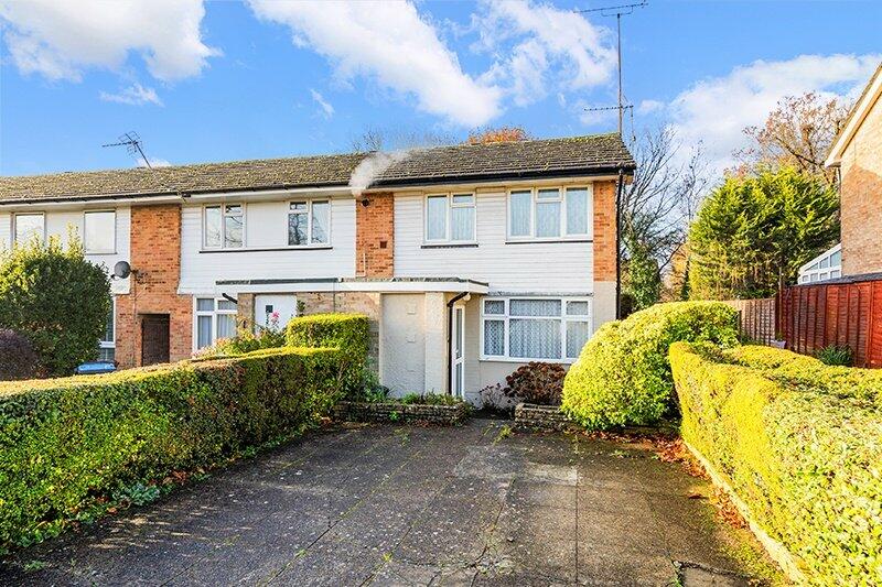 2 bedroom end of terrace house for sale in Silkham Road, Oxted RH8