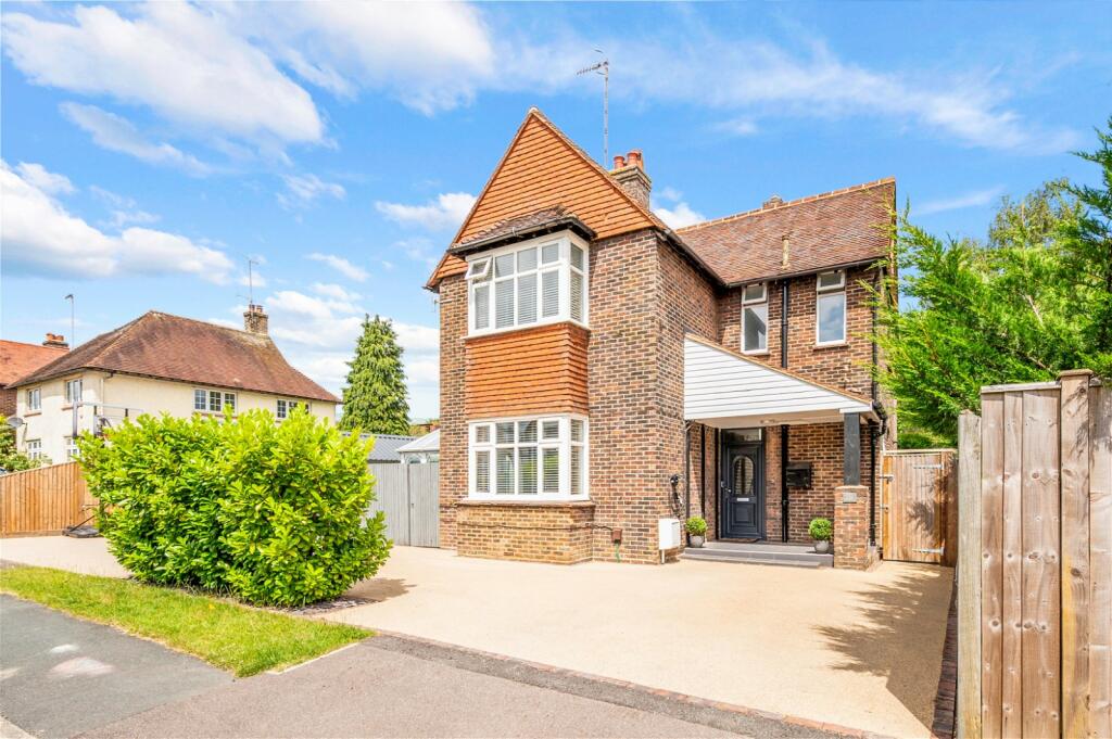 5 bedroom detached house for sale in Beatrice Road, Oxted, RH8 0PZ, RH8