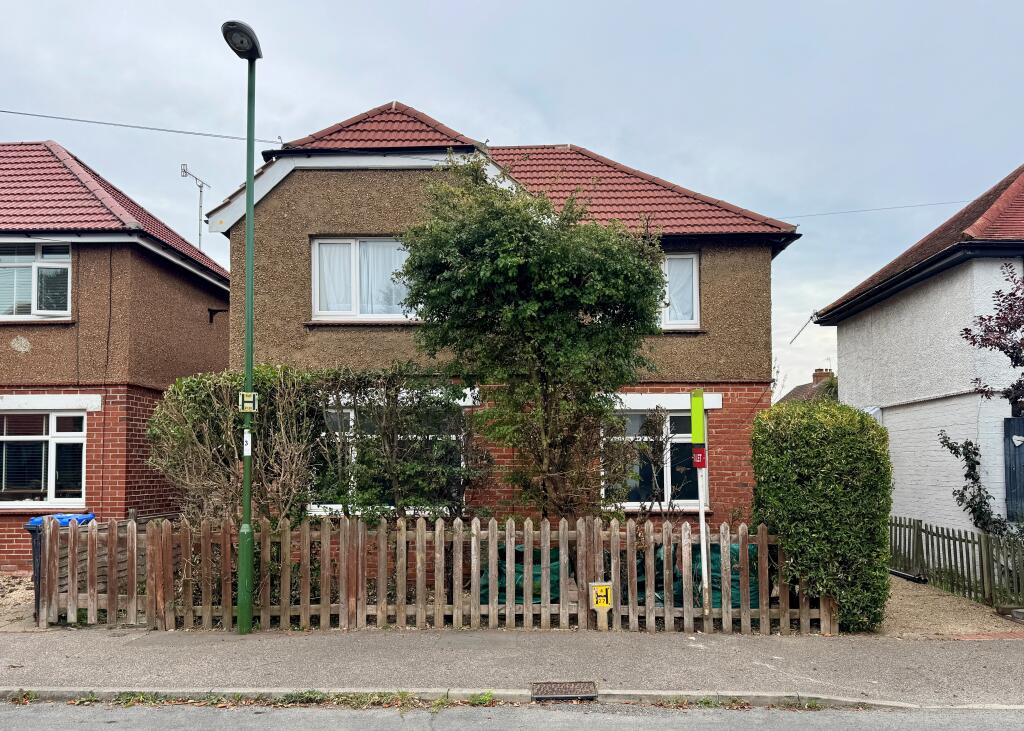 Main image of property: Leconfield Road, Lancing, BN15