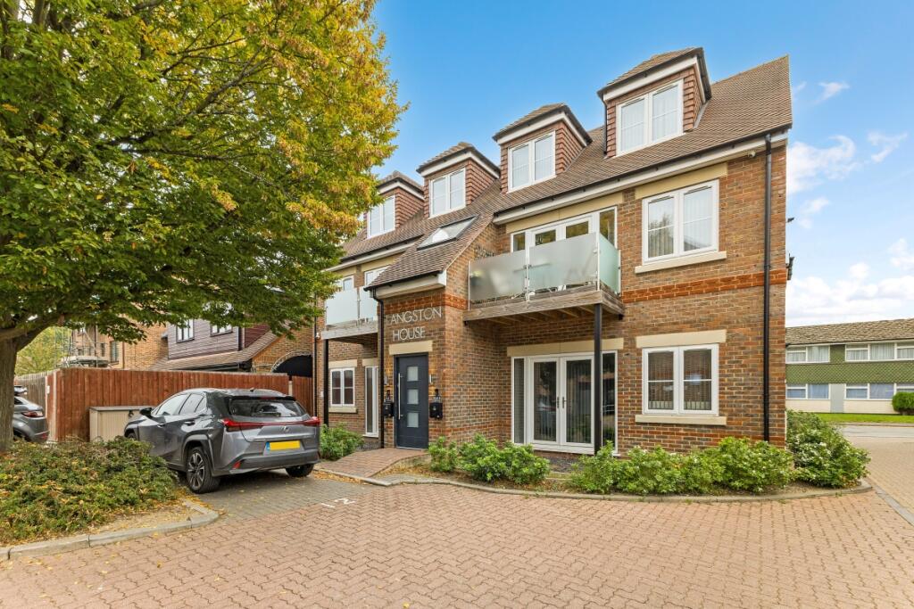 Main image of property: Beaconsfield Road Farnham Common SL2