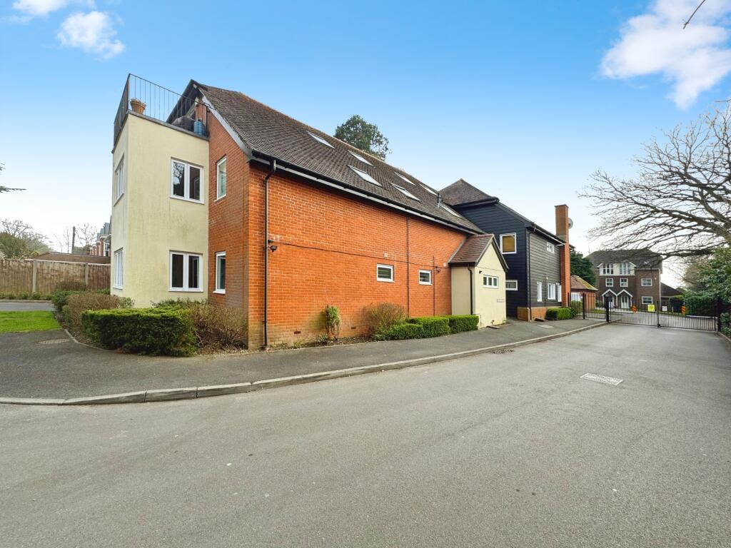 Main image of property: Cobham KT11