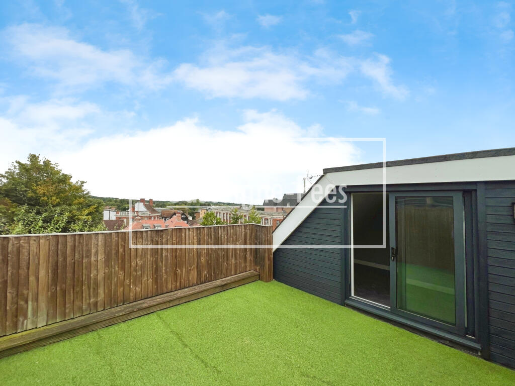 Main image of property: High Street, Leatherhead, KT22
