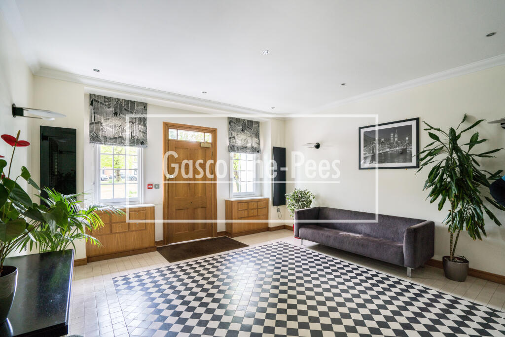 Main image of property: High Street, Esher, KT10