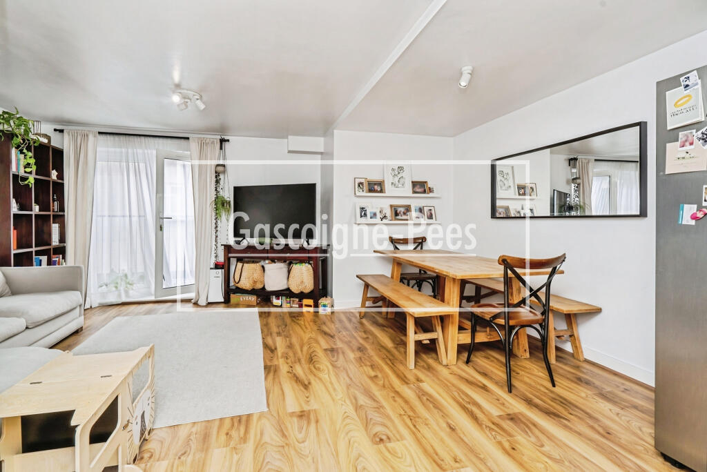 Main image of property: Rosemount Avenue, West Byfleet, KT14