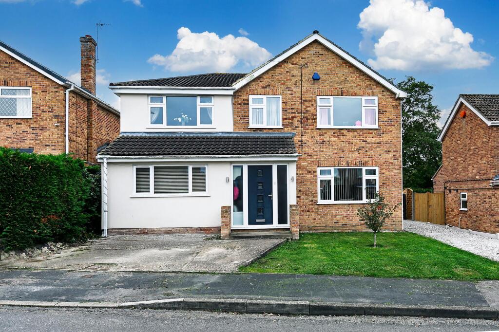 Main image of property: 15 Hill Rise Drive, Market Weighton, East Yorkshire, YO43 3JZ