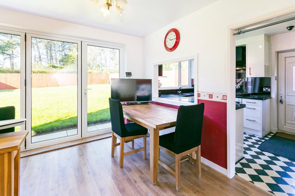 4 bedroom detached house for sale in Wesley Close, South Cave, Brough