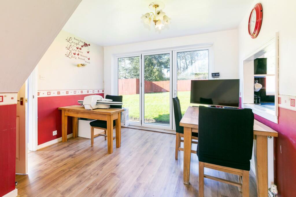 4 bedroom detached house for sale in Wesley Close, South Cave, Brough