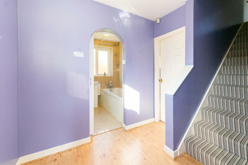 4 bedroom detached house for sale in Wesley Close, South Cave, Brough