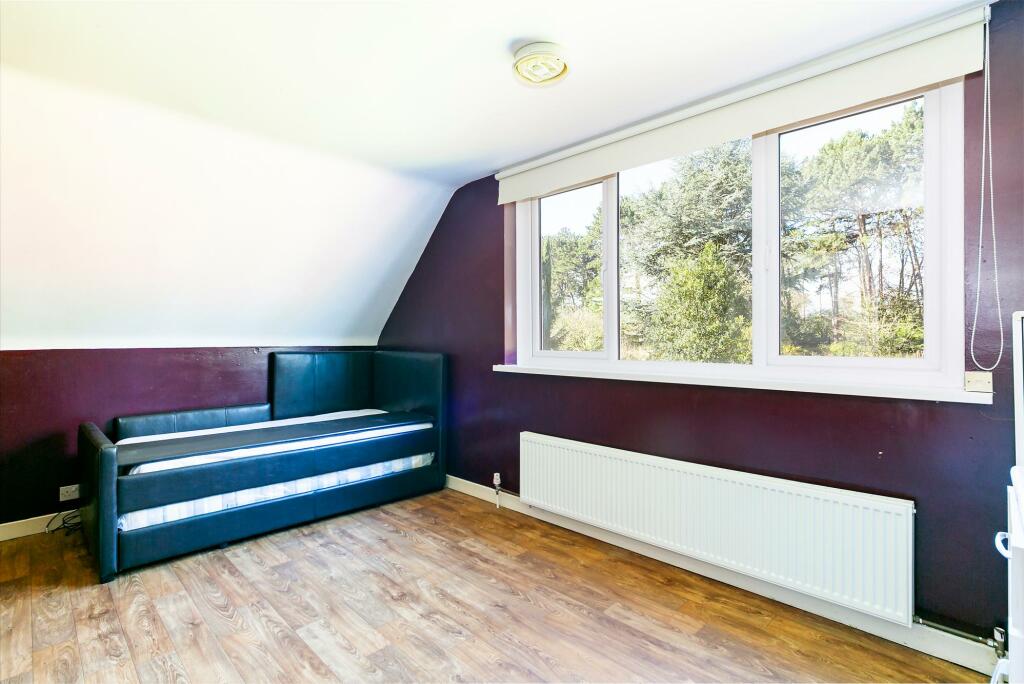 4 bedroom detached house for sale in Wesley Close, South Cave, Brough