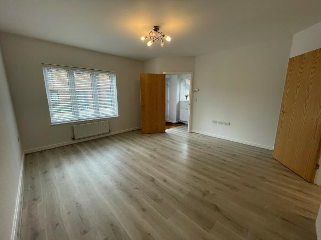 3 bedroom house for rent in Hythe Crescent, Ashford, TN23