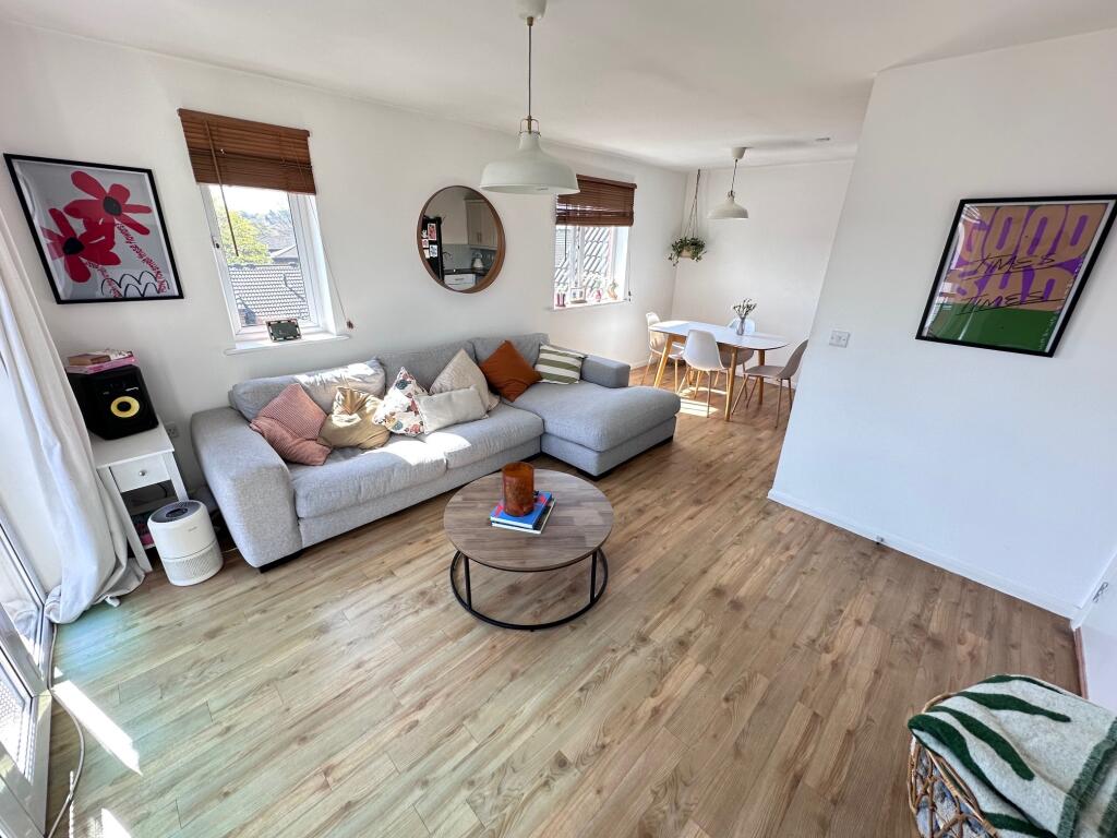 Main image of property: Barnsdale Close, Loughborough, LE11 5AN