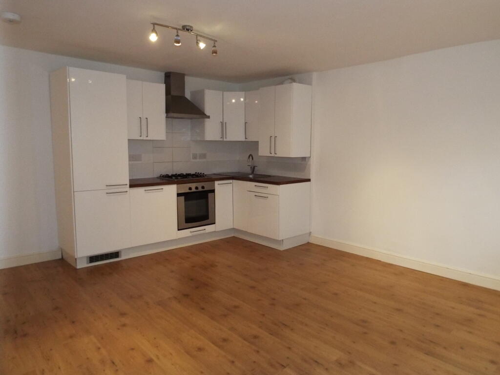 1 bedroom apartment for rent in Abbey Road, Llandudno, LL30