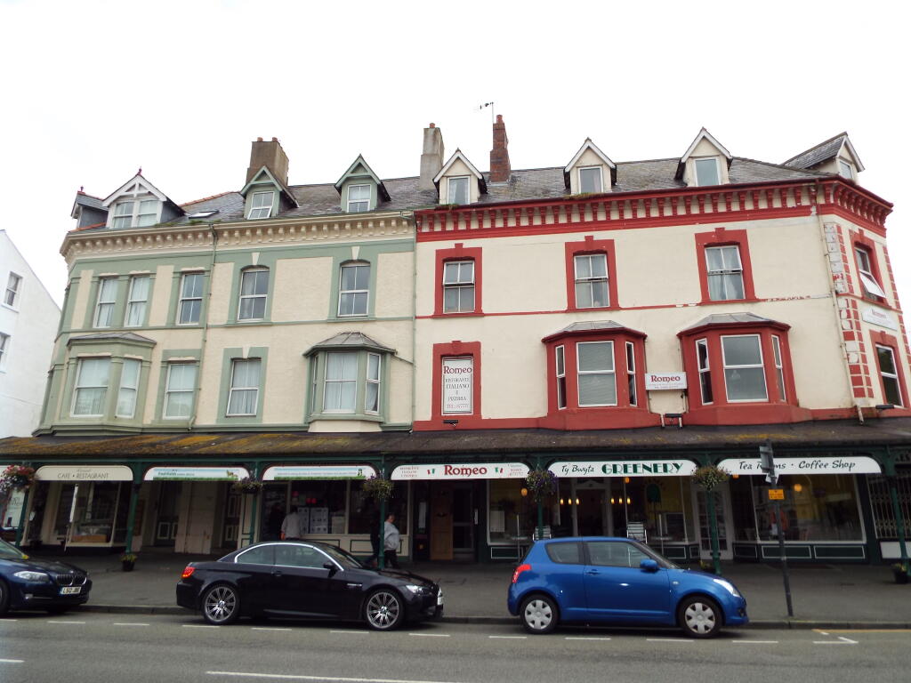 1 bedroom flat for rent in Lloyd Street, Llandudno, LL30