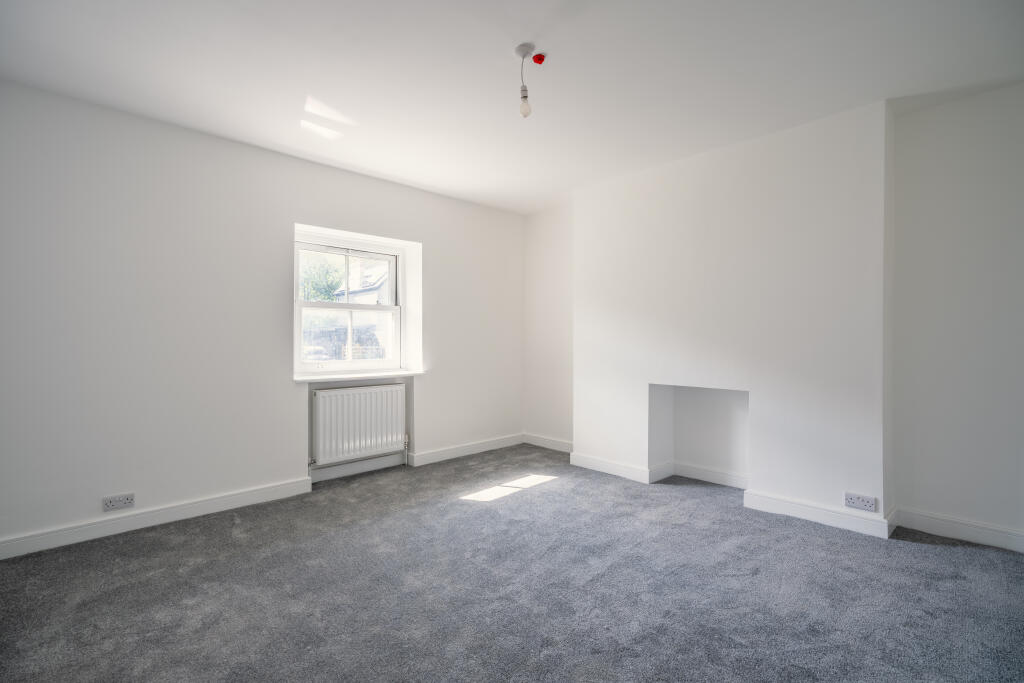 Main image of property: Plas Y Mor, Penmaenmawr, LL34 6BL