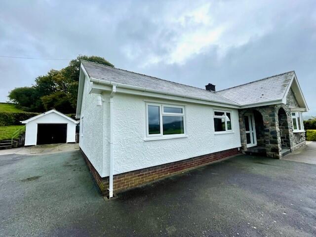 Main image of property: Tafarn Y Fedw, Llanrwst, LL26 0NL