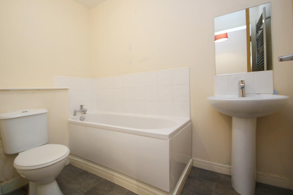 Flat to rent on Silverbanks Road, Cambuslang, G72