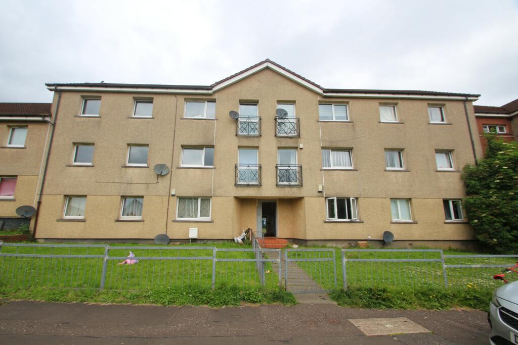 3 bedroom flat for rent in Porchester Street, Glasgow, G33