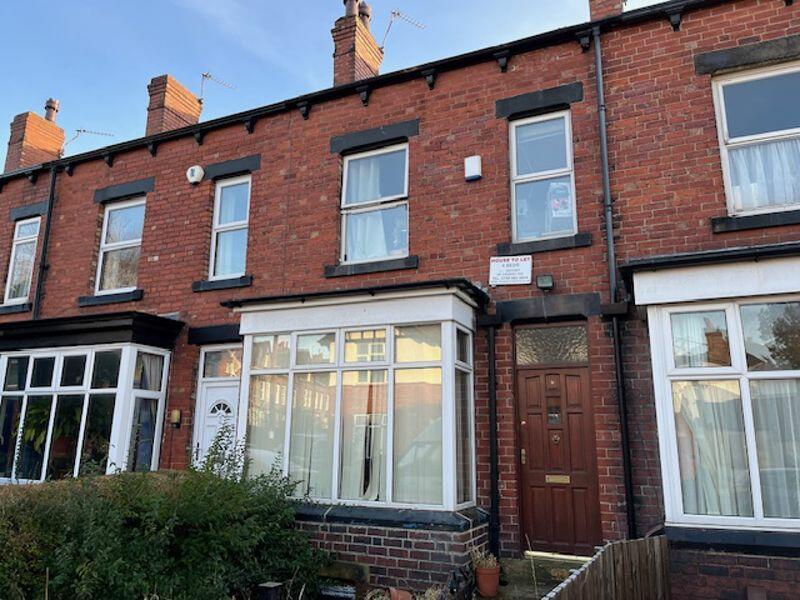 6 bedroom terraced house for sale in Newport Mount, Headingley, Leeds, LS6