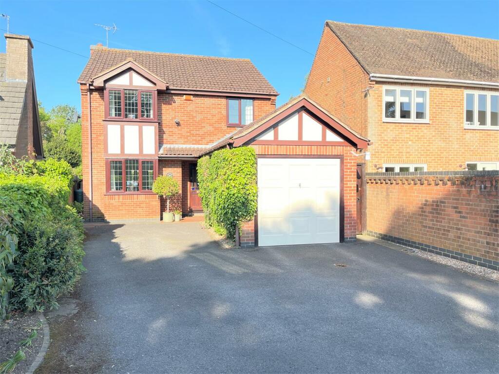 4 bedroom detached house for sale in Main Street, Gunthorpe, NG14