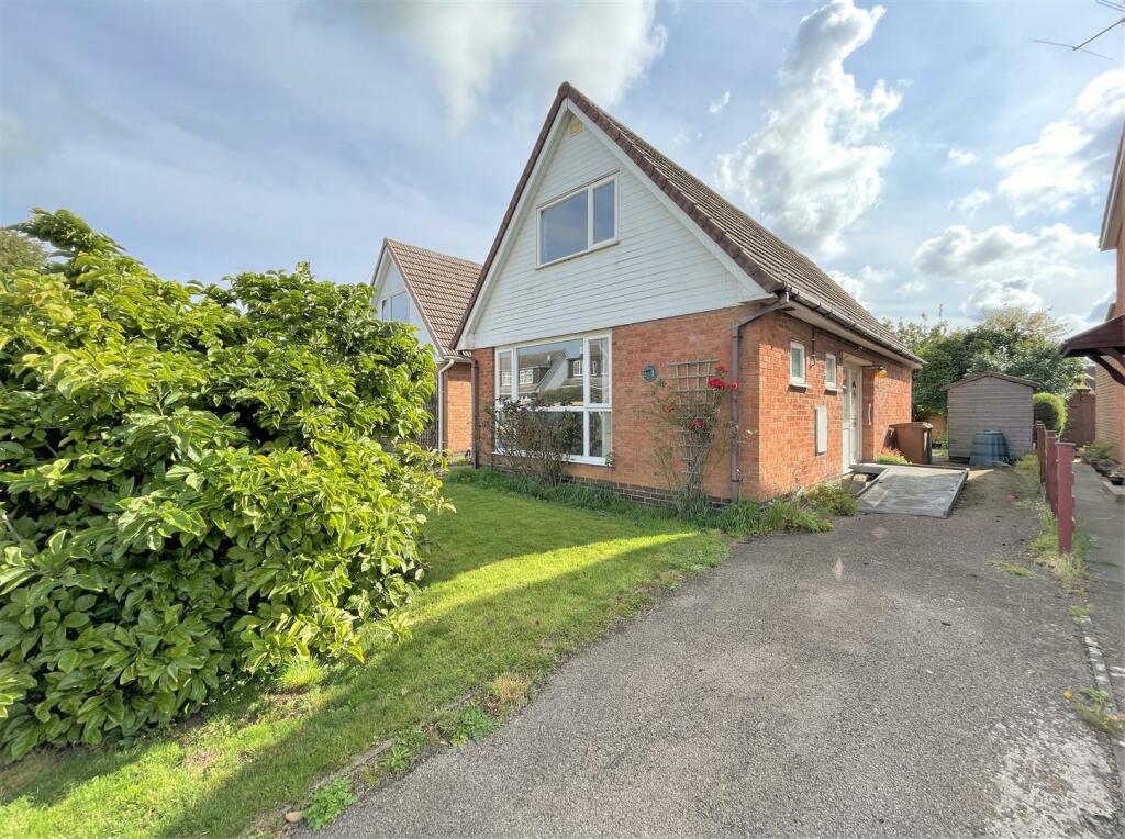 3 bedroom detached house for sale in Bowbridge Gardens, Bottesford, NG13