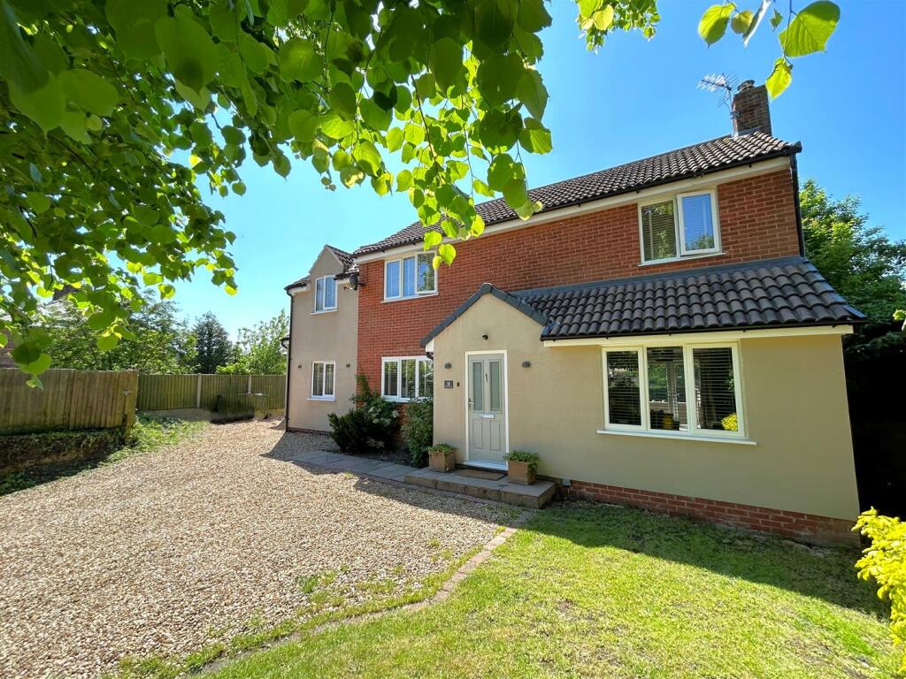 3 bedroom detached house for sale in School Lane, Harby, LE14