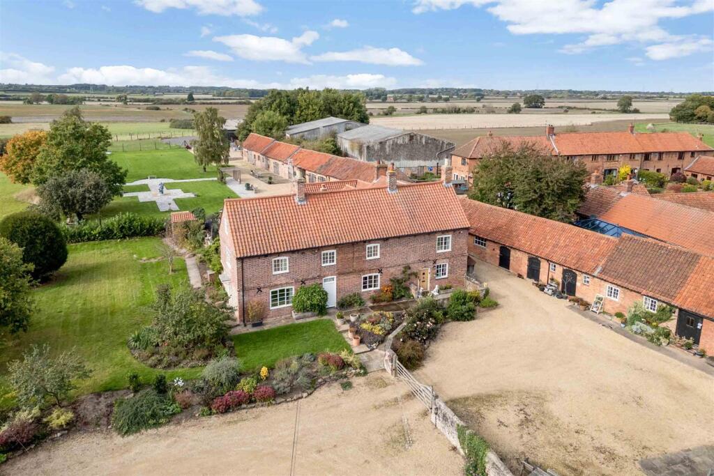 Main image of property: Main Road, Hawksworth