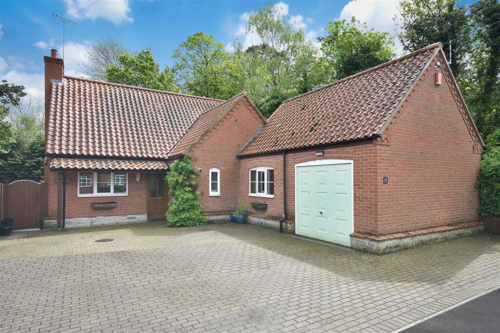 Main image of property: Cottage Lane, Collingham, Newark