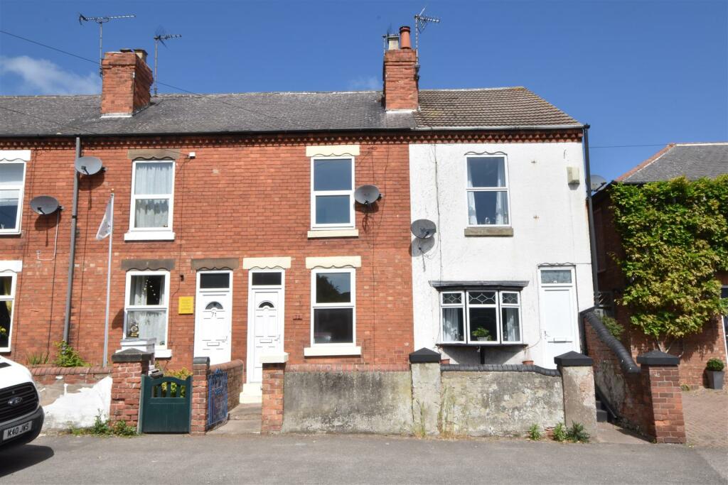 3 bedroom terraced house for sale in Lincoln Road, Tuxford, Newark, NG22