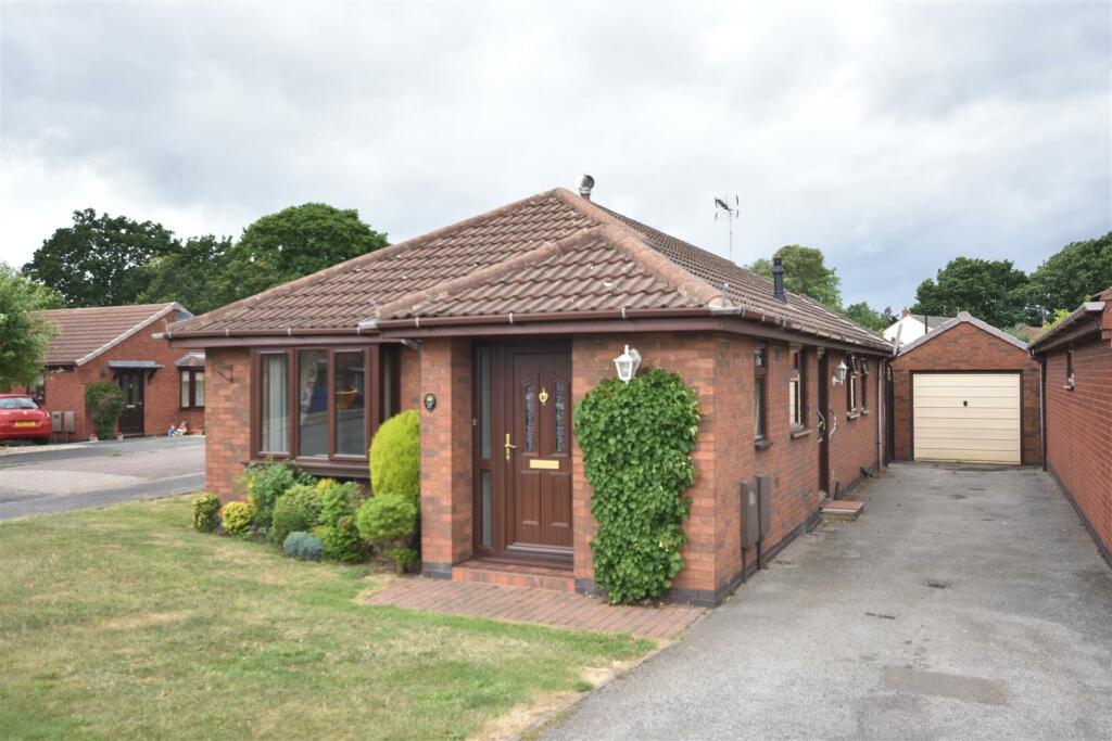 3 bedroom detached bungalow for sale in Penswick Grove, Coddington