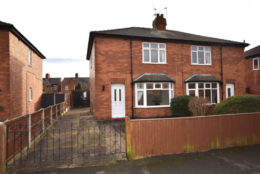 3 bedroom semidetached house for sale in Shakespeare Street, Balderton
