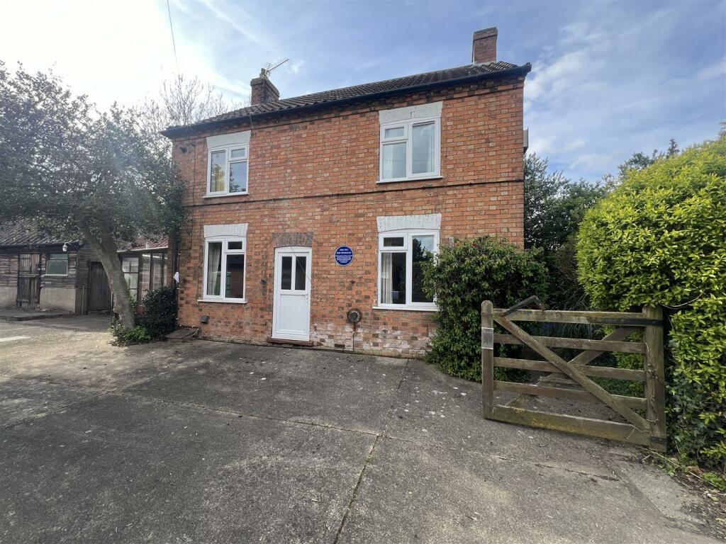 3 bedroom house for sale in Fiskerton Road, Rolleston, Newark, NG23